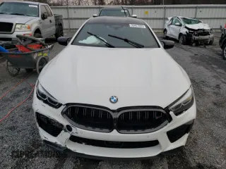 2020 BMW M8 Competition z VIN WBSGV0C00LCD88941, wystawiony jako Copart lot #36457893 z przebiegiem 19 666 mil mil oraz . Historia ofert i sprzedaży dostępna na DreamBid. Obrazek 5.