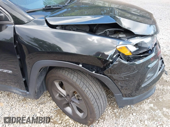 2022 Jeep Compass Latitude Lux with VIN 3C4NJDFBXNT141932, listed as a IAAI auction lot 42527878 with 29,855 mi miles and . Bid and sale history available at DreamBid. Image 6.