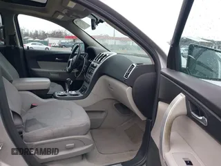 2011 GMC Acadia SLE with VIN 1GKKRPED7BJ127235, listed as a IAAI auction lot 41737565 with 230,409 mi miles. Bid and sale history available at carsss.com. Image 5.