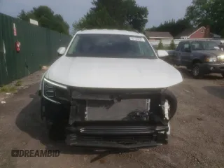 2024 Volkswagen Atlas SE with VIN 1V2DR2CA0RC609512, listed as a Copart auction lot 60120025 with 16,732 mi miles and Salvage title. Bid and sale history available at DreamBid. Image 5.