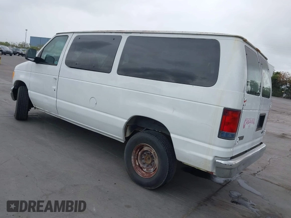 2006 Ford Econoline Passenger XL with VIN 1FBNE31L56HA25492, listed as a IAAI auction lot 42059914 with 151,804 mi miles. Bid and sale history available at carsss.com. Image 3.