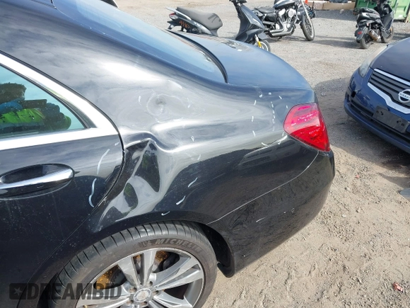 2019 Mercedes-Benz S 560 with VIN WDDUG8GB1KA430335, listed as a IAAI auction lot 41750716 with 32,468 mi miles and . Bid and sale history available at DreamBid. Image 17.