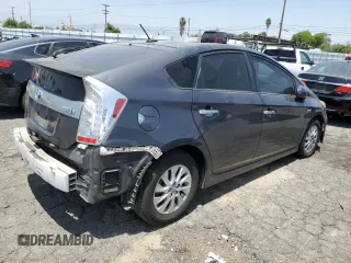2014 Toyota Prius with VIN JTDKN3DP1E3056795, listed as a Copart auction lot 61605975 with 211,392 mi miles and Salvage title. Bid and sale history available at DreamBid. Image 3.