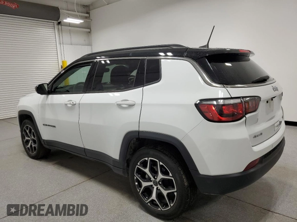2025 Jeep Compass Limited z VIN 3C4NJDCNXST522819, wystawiony jako Copart lot #63594025 z przebiegiem 17 856 mil mil oraz Czysty tytuł • Clean title. Historia ofert i sprzedaży dostępna na DreamBid. Obrazek 2.