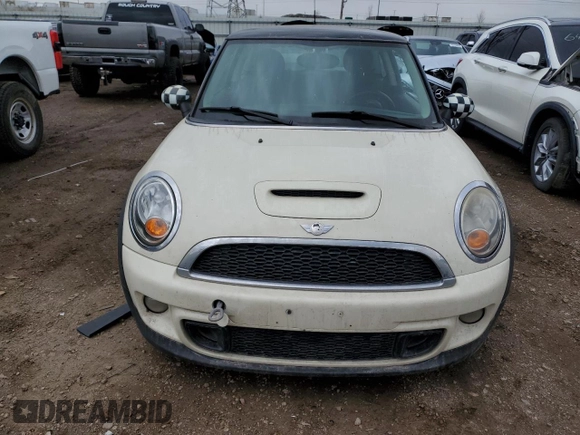 2011 MINI Hardtop S with VIN WMWSV3C50BTY22301, listed as a Copart auction lot 54020975 with 196,707 mi miles and Clean Title. Bid and sale history available at DreamBid. Image 5.