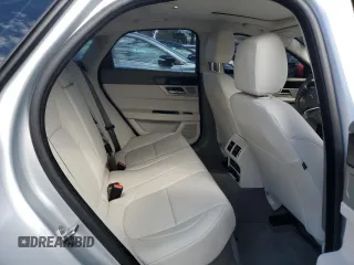 2017 Jaguar XF 35t Premium with VIN SAJBD4BV7HCY39149, listed as a Copart auction lot 70817424 with 89,567 mi miles and Salvage Title. Bid and sale history available at carsss.com. Image 10.