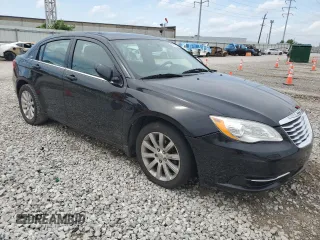 2014 Chrysler 200 Touring z VIN 1C3CCBBB0EN107613, wystawiony jako Copart lot #57521425 z przebiegiem 36 783 mil mil oraz Tytuł czysty. Historia ofert i sprzedaży dostępna na DreamBid. Obrazek 4.