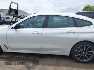 2019 BMW 6 Series 640i xDrive z VIN WBAJV6C56KBK09053, wystawiony jako IAAI lot #42108336 z przebiegiem 55 176 mil mil oraz . Historia ofert i sprzedaży dostępna na DreamBid. Obrazek 14.