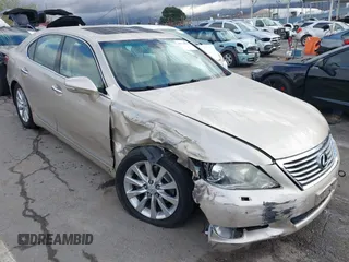 2012 Lexus LS 460 z VIN JTHBL5EFXC5110621, wystawiony jako IAAI lot #41714523 z przebiegiem 104 684 mil mil oraz . Historia ofert i sprzedaży dostępna na DreamBid. Obrazek 1.