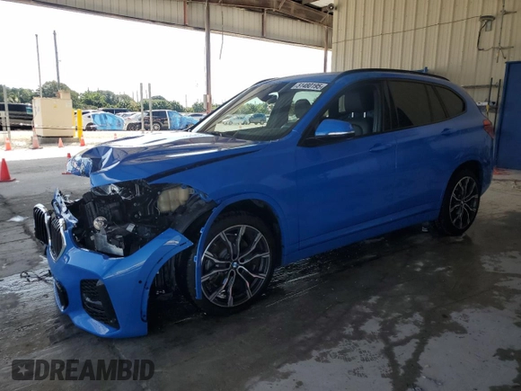 2021 BMW X1 sDrive28i with VIN WBXJG7C05M5U02743, listed as a Copart auction lot 51480195 with 25,466 mi miles and Salvage Title. Bid and sale history available at carsss.com. Image 1.