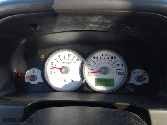 2007 Ford Escape XLT with VIN 1FMCU03127KA61978, listed as a IAAI auction lot 41371360 with 179,025 mi miles. Bid and sale history available at carsss.com. Image 7.