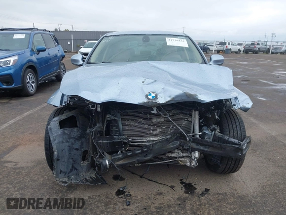 2011 BMW 3 Series 328i z VIN WBAPH5G50BNM83904, wystawiony jako IAAI lot #41736433 z przebiegiem 81 158 mil mil oraz . Historia ofert i sprzedaży dostępna na DreamBid. Obrazek 6.