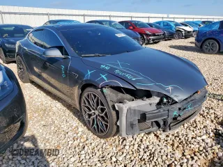 2013 Tesla Model S z VIN 5YJSA1AG1DFP08708, wystawiony jako Copart lot #58403985 z przebiegiem 120 809 mil mil oraz Szkoda całkowita • Salvage title. Historia ofert i sprzedaży dostępna na DreamBid. Obrazek 4.