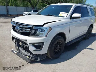 2019 Ford Expedition XLT with VIN 1FMJU1HT3KEA10827, listed as a IAAI auction lot 42016508 with 83,286 mi miles. Bid and sale history available at carsss.com. Image 2.
