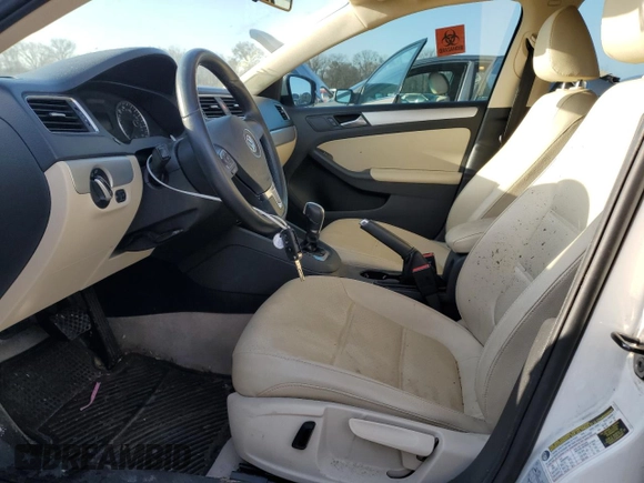 2013 Volkswagen Jetta SE with VIN 3VWDX7AJ8DM210472, listed as a Copart auction lot 44697165 with 132,736 mi miles and Salvage title. Bid and sale history available at DreamBid. Image 7.