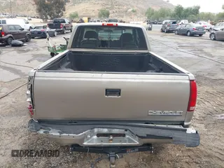 1998 Chevrolet Silverado 1500 with VIN 2GCEC19R3W1122806, listed as a IAAI auction lot 42153517 with 271,788 mi miles and . Bid and sale history available at DreamBid. Image 16.