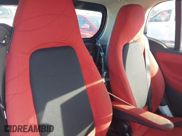 2014 Smart fortwo Pure with VIN WMEEJ3BA0EK757200, listed as a IAAI auction lot 41681977 with 99,245 mi miles and . Bid and sale history available at DreamBid. Image 8.