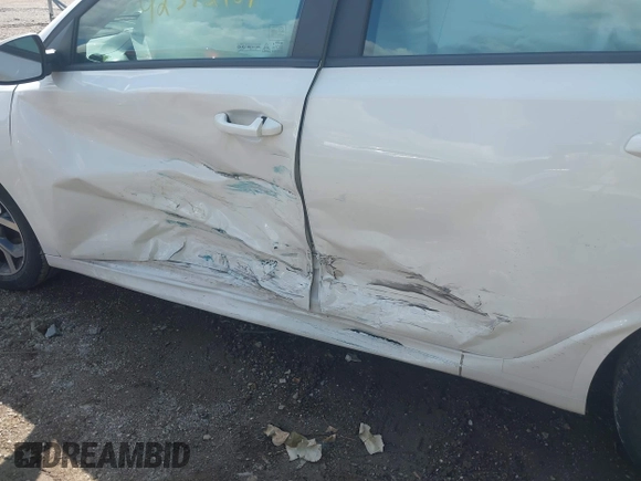 2021 Kia Forte LXS с VIN 3KPF24ADXME362489, выставлен на аукционе IAAI как лот 42392109 с пробегом 14 471 миль миль и . История ставок и продаж доступна на DreamBid. Изображение 6.