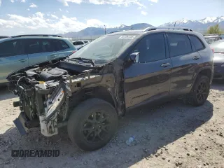 2016 Jeep Cherokee Latitude with VIN 1C4PJMCB6GW123499, listed as a Copart auction lot 54106735 with 155,267 mi miles and Salvage Title. Bid and sale history available at carsss.com. Image 1.
