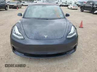 2018 Tesla Model 3 Long Range Battery z VIN 5YJ3E1EB2JF169809, wystawiony jako Copart lot #60623104 z przebiegiem 81 747 mil mil oraz Tytuł czysty. Historia ofert i sprzedaży dostępna na DreamBid. Obrazek 5.