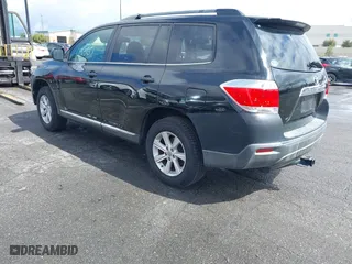 2011 Toyota Highlander with VIN 5TDZK3EH4BS039353, listed as a IAAI auction lot 40909367 with 126,024 mi miles. Bid and sale history available at carsss.com. Image 3.