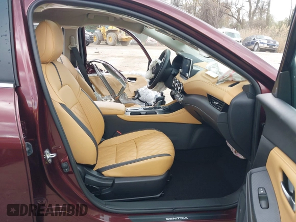 2024 Nissan Sentra SV z VIN 3N1AB8CV1RY353597, wystawiony jako IAAI lot #41923719 z przebiegiem 2 852 mil mil oraz . Historia ofert i sprzedaży dostępna na DreamBid. Obrazek 5.