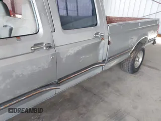 1989 Ford F-350 with VIN 2FTJW35M9KCA56949, listed as a IAAI auction lot 42244693 with 81,044 mi miles and . Bid and sale history available at DreamBid. Image 6.