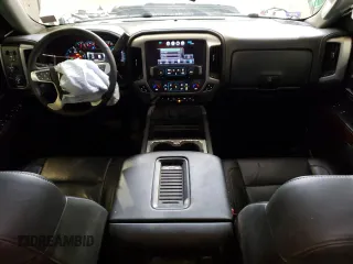 2017 GMC Sierra 1500 SLT z VIN 3GTU2NEC5HG110903, wystawiony jako Copart lot #52779405 z przebiegiem 85 528 mil mil oraz Szkoda całkowita • Salvage title. Historia ofert i sprzedaży dostępna na DreamBid. Obrazek 8.
