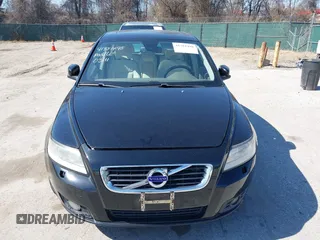 2011 Volvo V50 with VIN YV1672MW0B2612250, listed as a IAAI auction lot 41781498 with 106 mi miles. Bid and sale history available at carsss.com. Image 12.
