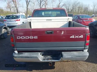 2000 Dodge 1500 z VIN 3B7HF13Z4YM237732, wystawiony jako IAAI lot #41980975 z przebiegiem 159 131 mil mil oraz . Historia ofert i sprzedaży dostępna na DreamBid. Obrazek 16.