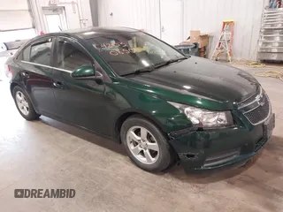 2014 Chevrolet Cruze 1LT z VIN 1G1PC5SB4E7478446, wystawiony jako IAAI lot #42030850 z przebiegiem 124 710 mil mil oraz . Historia ofert i sprzedaży dostępna na DreamBid. Obrazek 1.