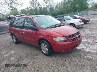 2005 Dodge Caravan SXT with VIN 2D4GP44L35R127086, listed as a IAAI auction lot 42135667 with 78,262 mi miles and . Bid and sale history available at carsss.com. Image 1.