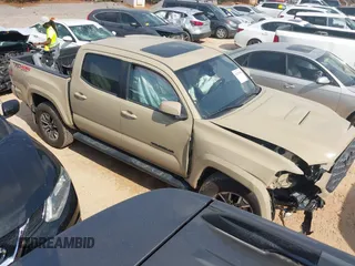 2020 Toyota Tacoma SR5 z VIN 3TMCZ5AN2LM329438, wystawiony jako IAAI lot #42278706 z przebiegiem 47 024 mil mil oraz . Historia ofert i sprzedaży dostępna na DreamBid. Obrazek 1.