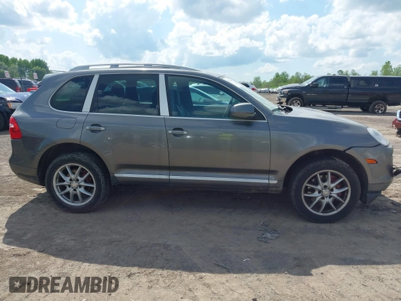 2008 Porsche Cayenne S z VIN WP1AB29P48LA44473, wystawiony jako IAAI lot #42273368 z przebiegiem 181 076 mil mil oraz . Historia ofert i sprzedaży dostępna na DreamBid. Obrazek 13.