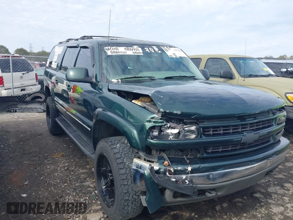 2001 Chevrolet Suburban LS with VIN 3GNGK26U11G231007, listed as a IAAI auction lot 41452238 with 339,628 mi miles. Bid and sale history available at carsss.com. Image 1.