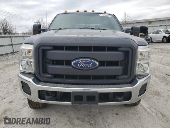 2015 Ford F-350 with VIN 1FD8W3F63FEA38604, listed as a Copart auction lot 47379115 with 215,048 mi miles and Salvage title. Bid and sale history available at DreamBid. Image 5.