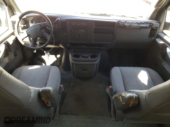 2006 Chevrolet Express Cargo Van with VIN 1GCGG25VX61197501, listed as a Copart auction lot 70395184 with 241,805 mi miles and Clean Title. Bid and sale history available at carsss.com. Image 8.