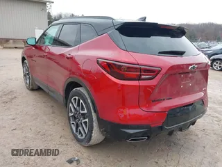 2024 Chevrolet Blazer RS z VIN 3GNKBKRS1RS219856, wystawiony jako IAAI lot #41646667 z przebiegiem 11 947 mil mil oraz . Historia ofert i sprzedaży dostępna na DreamBid. Obrazek 3.