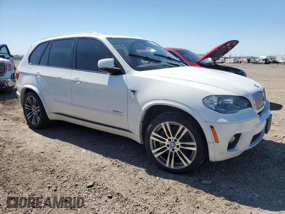 2013 BMW X5 xDrive50i z VIN 5UXZV8C52D0C16129, wystawiony jako Copart lot #47967905 z przebiegiem 111 011 mil mil oraz Szkoda całkowita • Salvage title. Historia ofert i sprzedaży dostępna na DreamBid. Obrazek 4.