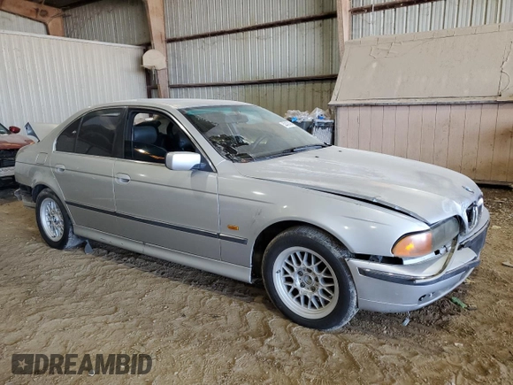 2000 BMW 5 Series 528iA with VIN WBADM6342YGU13478, listed as a Copart auction lot 59403404 with 0 mi miles and Salvage Title. Bid and sale history available at carsss.com. Image 4.