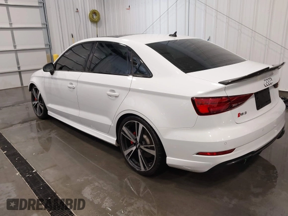 2019 Audi RS 3 z VIN WUABWGFF2KA900300, wystawiony jako IAAI lot #41553334 z przebiegiem 46 004 mil mil oraz . Historia ofert i sprzedaży dostępna na DreamBid. Obrazek 3.
