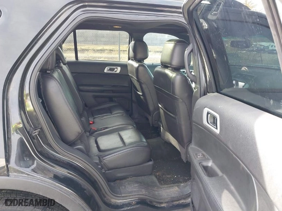2013 Ford Explorer XLT with VIN 1FM5K8D88DGC61545, listed as a IAAI auction lot 40848629 with 175,687 mi miles. Bid and sale history available at carsss.com. Image 8.