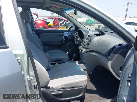 2009 Hyundai Elantra GLS z VIN KMHDU46D89U716718, wystawiony jako IAAI lot #42282841 z przebiegiem 130 843 mil mil oraz . Historia ofert i sprzedaży dostępna na DreamBid. Obrazek 5.