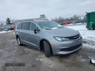 2021 Chrysler Voyager LXi z VIN 2C4RC1DG2MR538769, wystawiony jako IAAI lot #41621495 z przebiegiem 98 215 mil mil oraz . Historia ofert i sprzedaży dostępna na DreamBid. Obrazek 1.