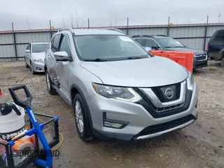 2017 Nissan Rogue SV with VIN 5N1AT2MV7HC887969, listed as a IAAI auction lot 41482782 with 122,540 mi miles. Bid and sale history available at carsss.com. Image 1.