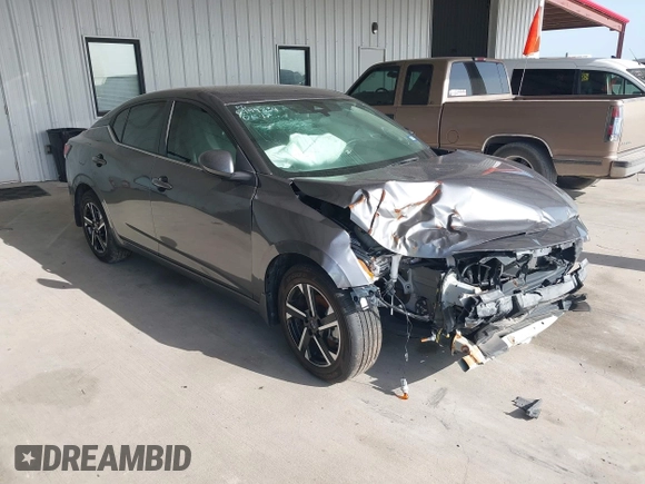 2024 Nissan Sentra SV z VIN 3N1AB8CVXRY276051, wystawiony jako IAAI lot #39739761 z przebiegiem 3 508 mil mil oraz . Historia ofert i sprzedaży dostępna na DreamBid. Obrazek 1.