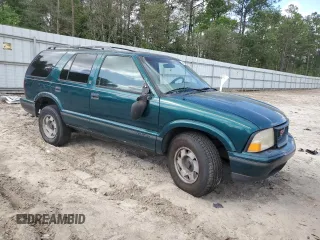 1998 GMC Jimmy SL with VIN 1GKCS13W8W2500566, listed as a Copart auction lot 51211875 with 0 mi miles and Non Repairable. Bid and sale history available at carsss.com. Image 4.