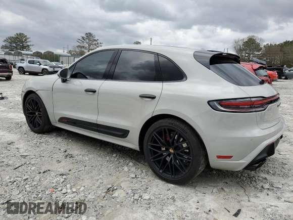 2023 Porsche Macan GTS z VIN WP1AF2A51PLB56631, wystawiony jako Copart lot #47522995 z przebiegiem 31 603 mil mil oraz Szkoda całkowita • Salvage title. Historia ofert i sprzedaży dostępna na DreamBid. Obrazek 2.
