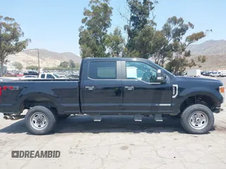 2020 Ford F-250 XL z VIN 1FT7W2BTXLEE69524, wystawiony jako IAAI lot #42155494 z przebiegiem 123 115 mil mil oraz . Historia ofert i sprzedaży dostępna na DreamBid. Obrazek 13.
