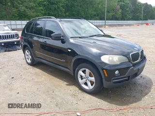 2008 BMW X5 3.0si z VIN 5UXFE43598L033940, wystawiony jako IAAI lot #42253420 z przebiegiem 232 128 mil mil oraz . Historia ofert i sprzedaży dostępna na DreamBid. Obrazek 1.